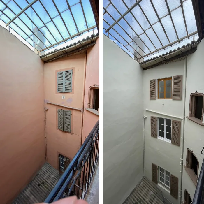Avant / après : rénovation des façades d'une cour intérieure sous verrière à Montpellier